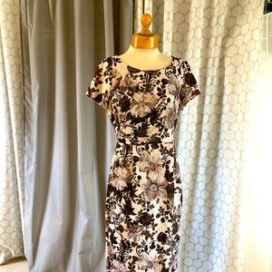 Adrianna Papell Dress floral full length tapestry wedding guest short sleeve